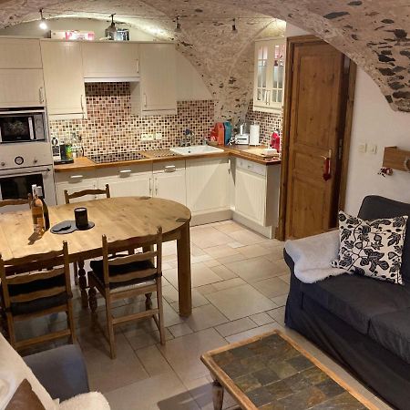 Two Bedroom Apartment La Voute, Chandon Near Meribel - Sleeps 4 Adults Or 2 Adults And 3 Children Les Allues Exterior photo